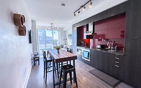 Luxurious 2 Beds Near Cn Tower Scotia Arena Rogers Centre & Free Parking